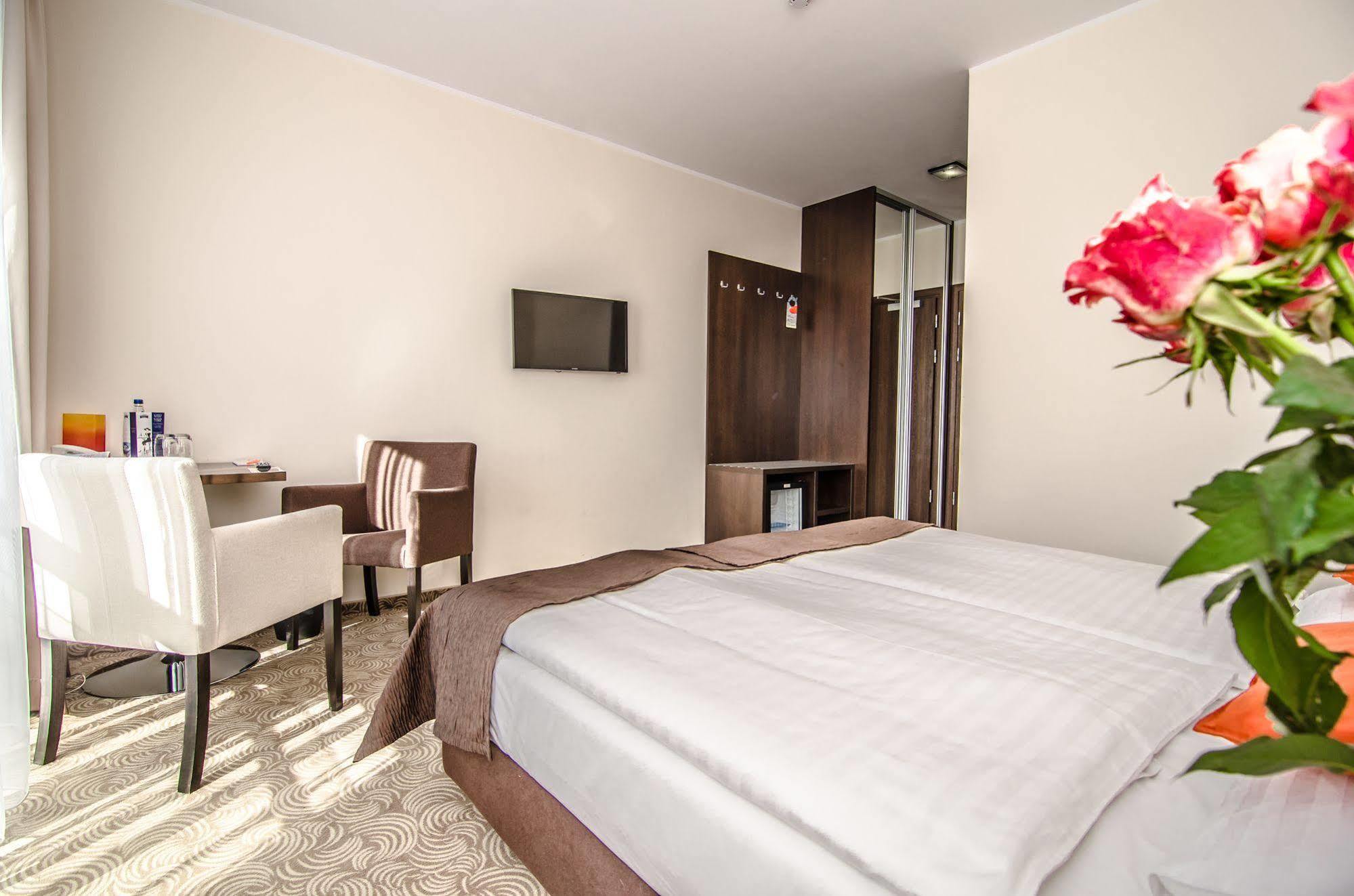 Hotel Emocja Spa Mielno  Buitenkant foto